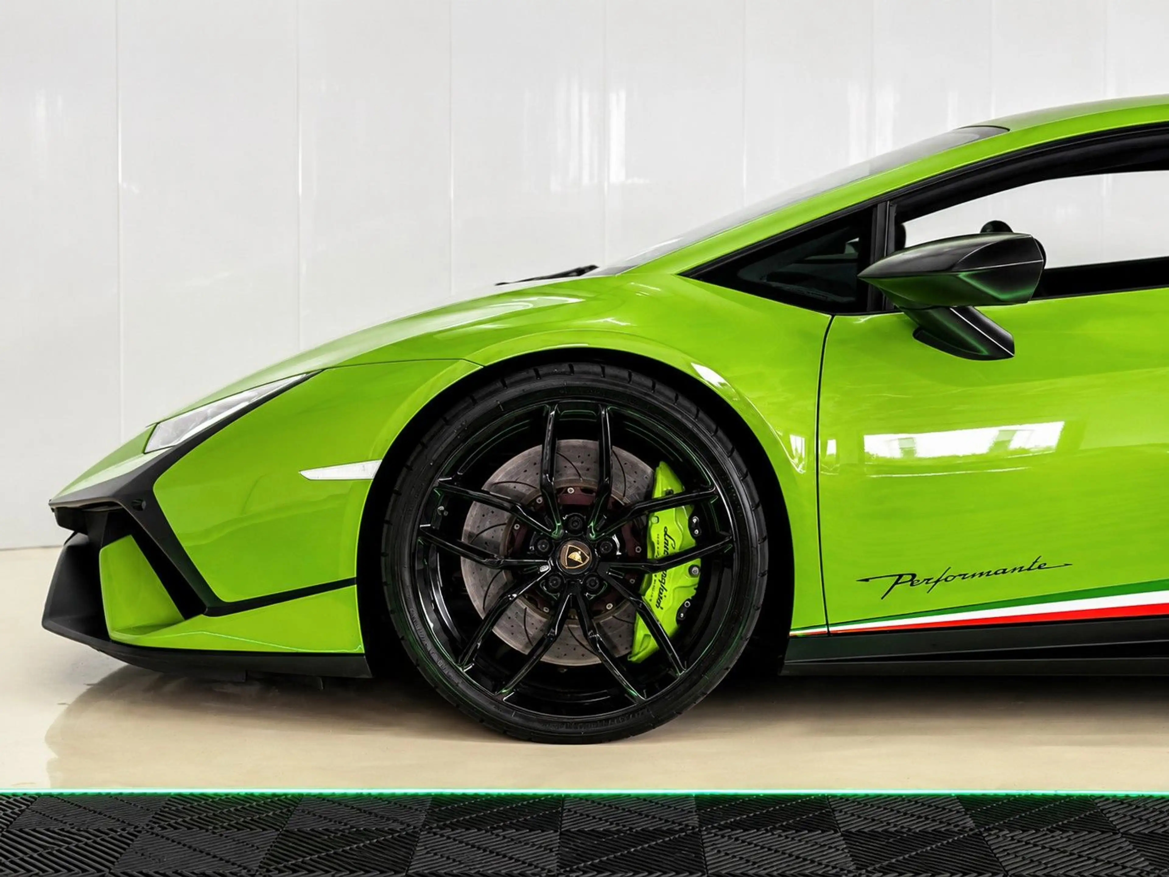 Lamborghini Huracán HURACAN PERFORMANTE V10 CARBON/LIFT/PERF-SEATS/ — photo 3