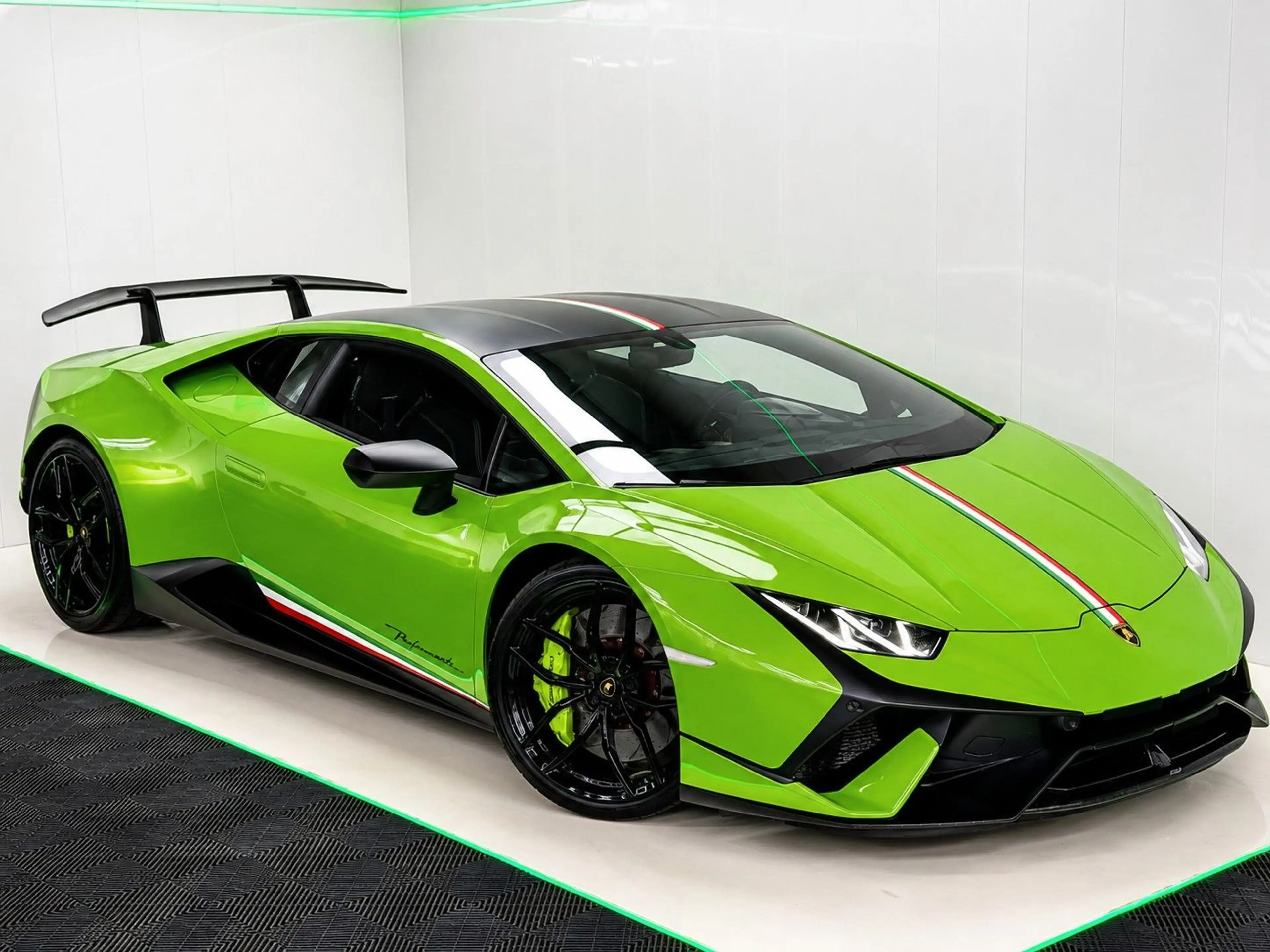 Lamborghini Huracán HURACAN PERFORMANTE V10 CARBON/LIFT/PERF-SEATS/ — photo 2