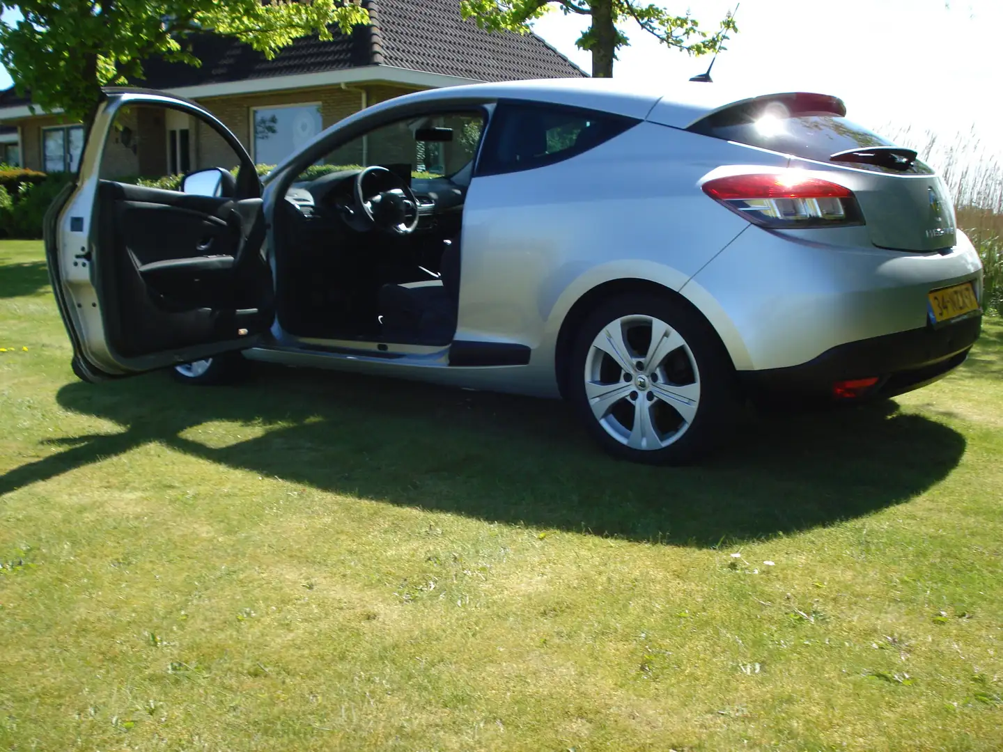 Renault Megane 1.4 TCe Parisienne Grijs - 2
