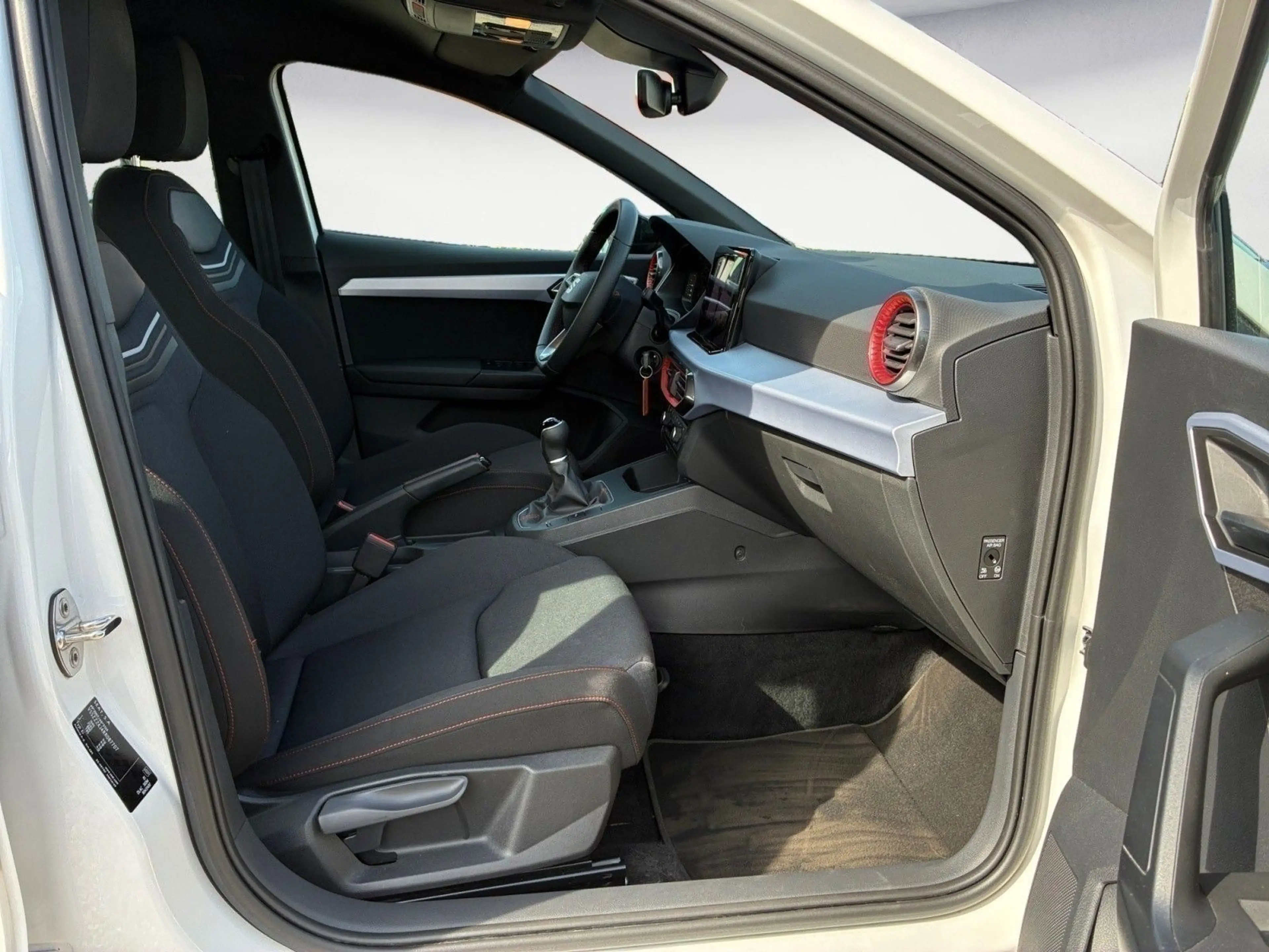 SEAT Ibiza 1,0 TSI FR VIRTUAL-COCKPIT*TEMPOMAT*KLIMA* — photo 8