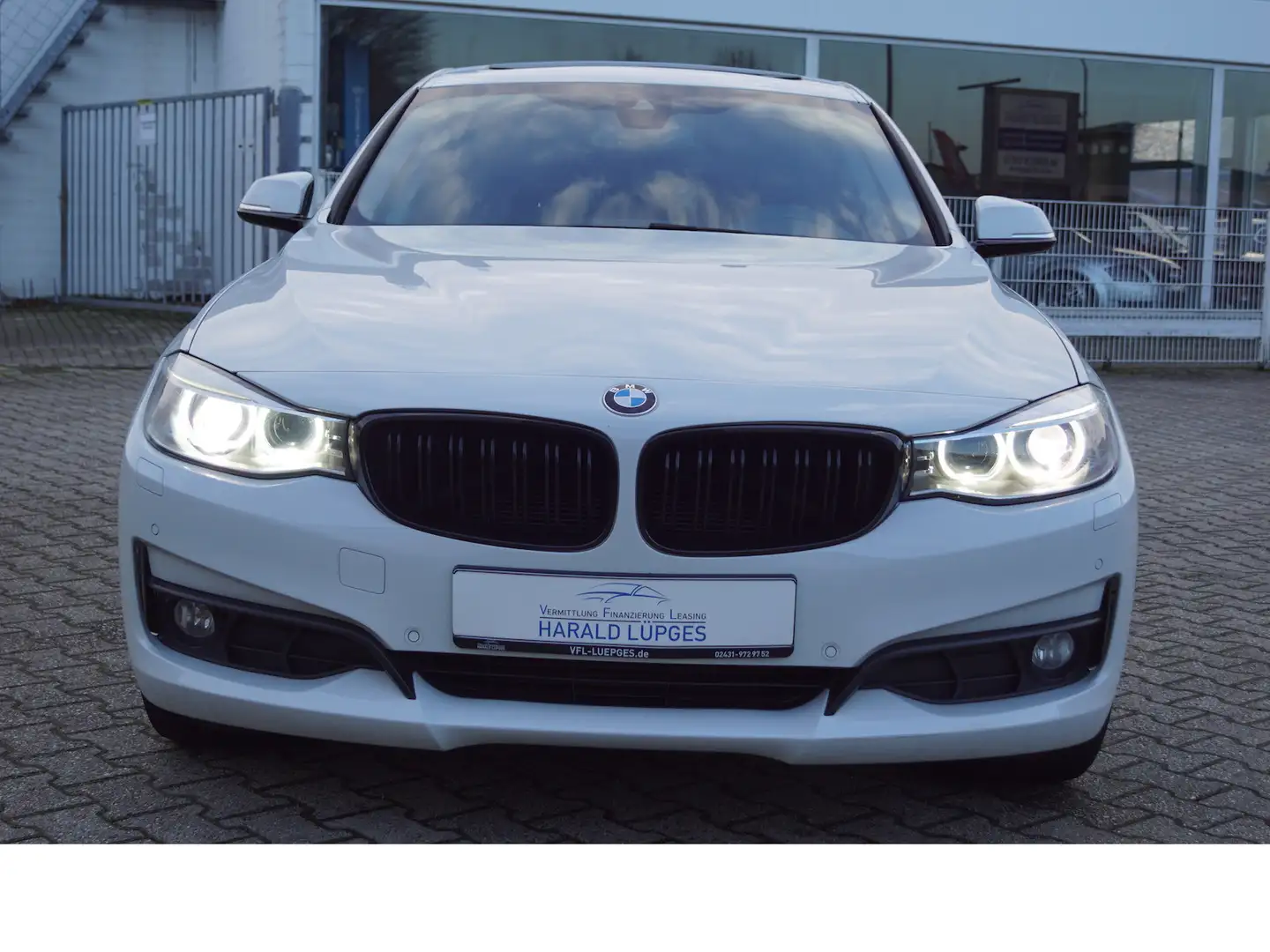 BMW 318 d, Automatik, Leder, Pano, Navi Weiß - 2