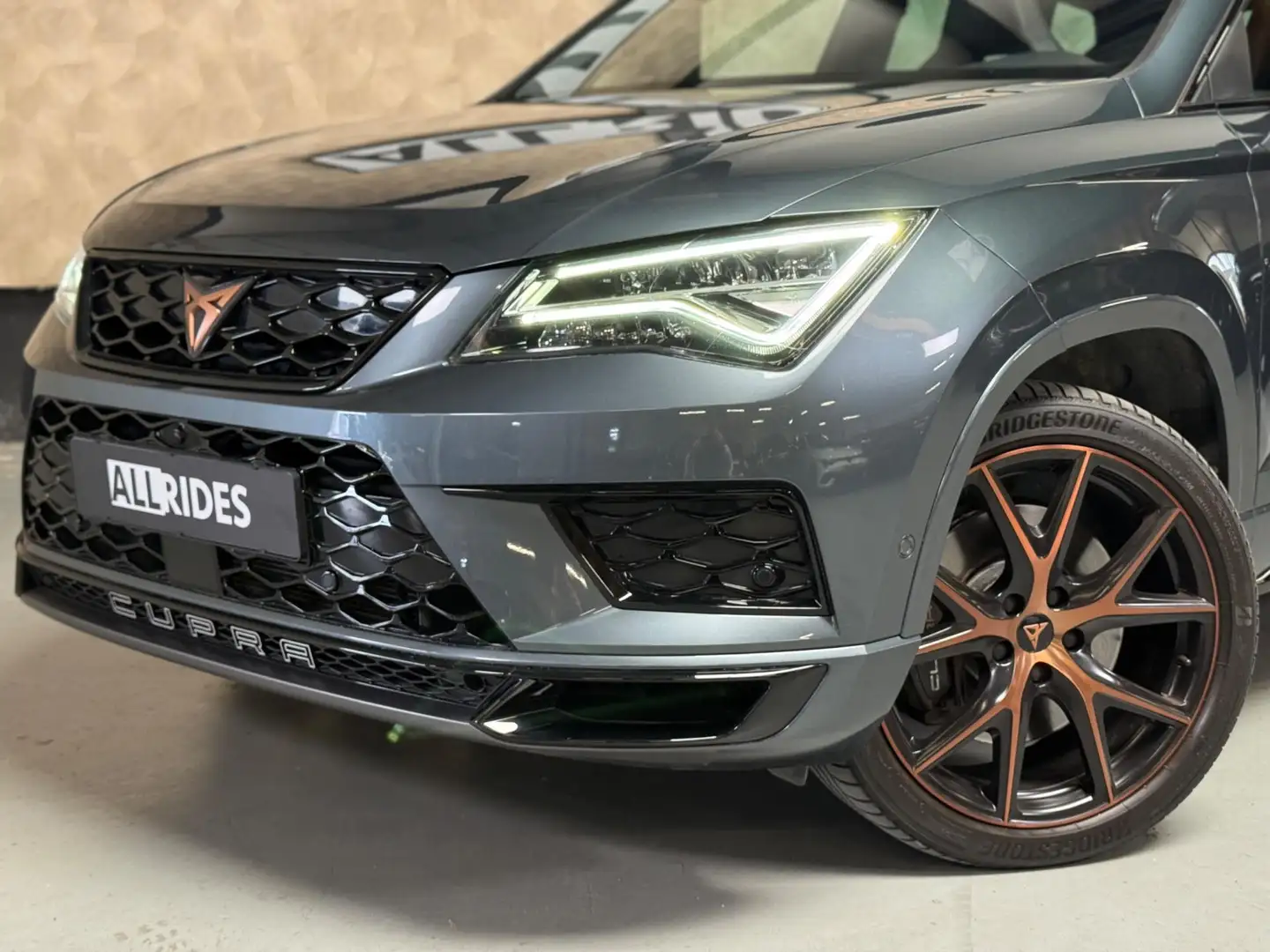 CUPRA Ateca 2.0 TSI 4DRIVE | pano | keyless | virtual dash | b Šedá - 2