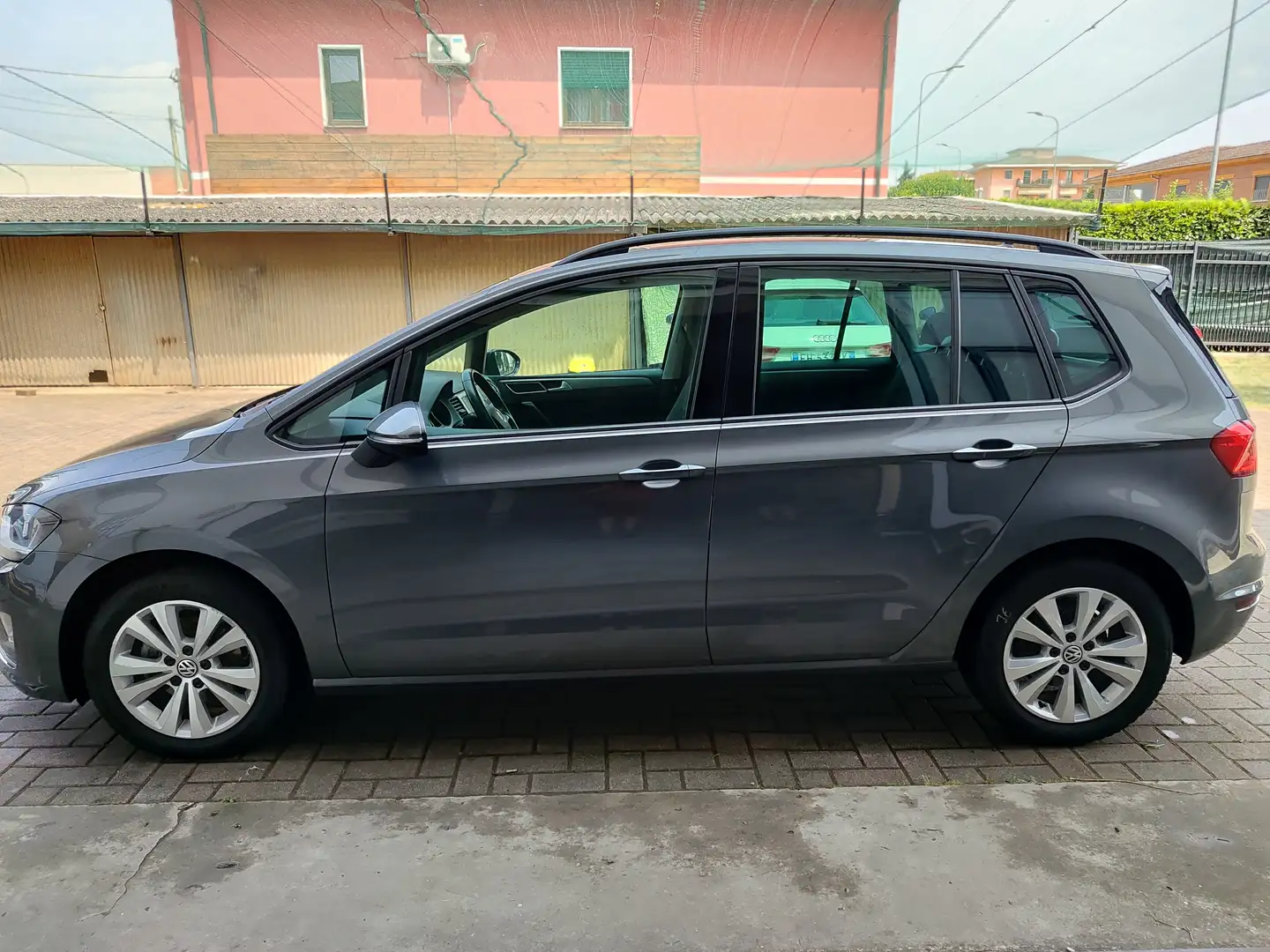Volkswagen Golf Golf Sportsvan 1.6 tdi Comfortline Business 115cv Grigio - 2