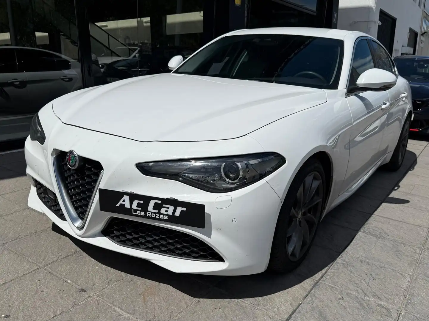Alfa Romeo Giulia 2.2 Diesel Super 180 Blanc - 2