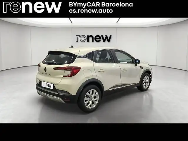 Renault Captur view 3