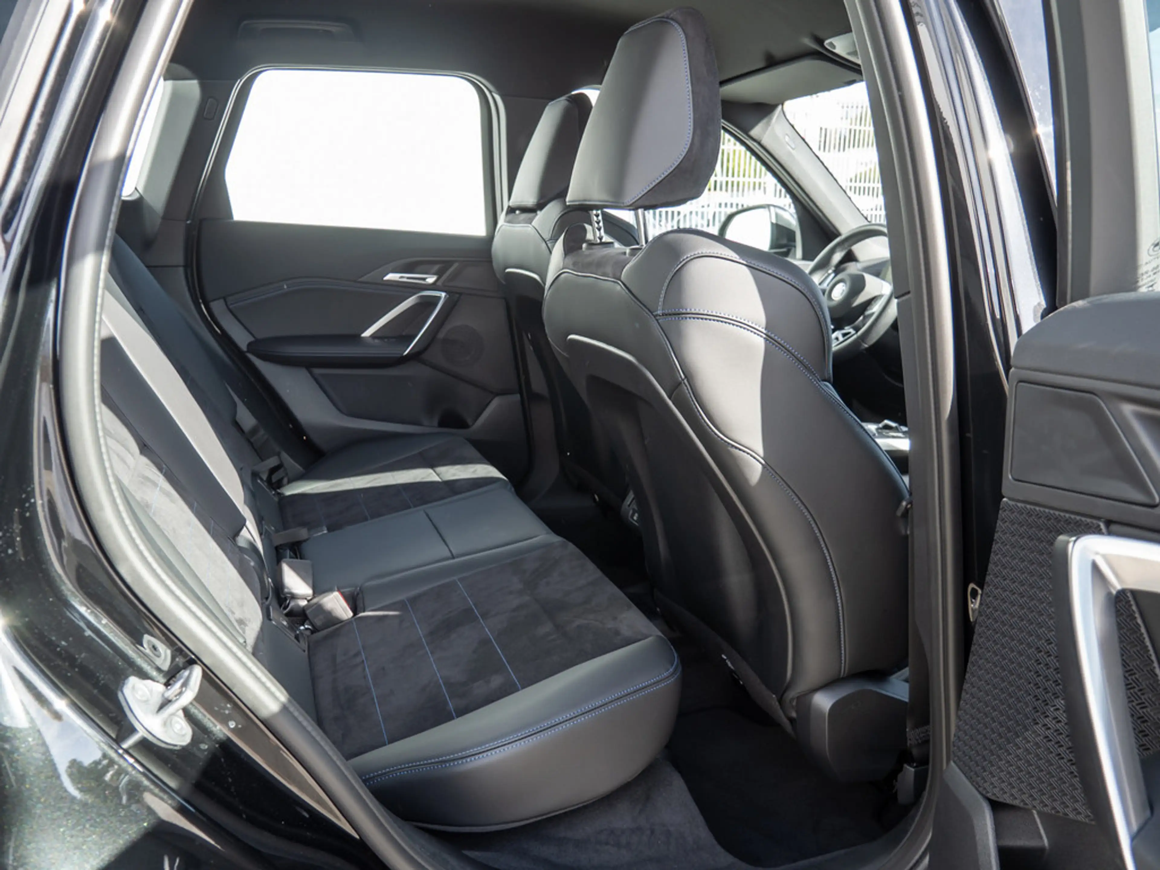 BMW X1 sDrive 18i M-Sport LED+NAVI+KAM+SHZG — photo 9