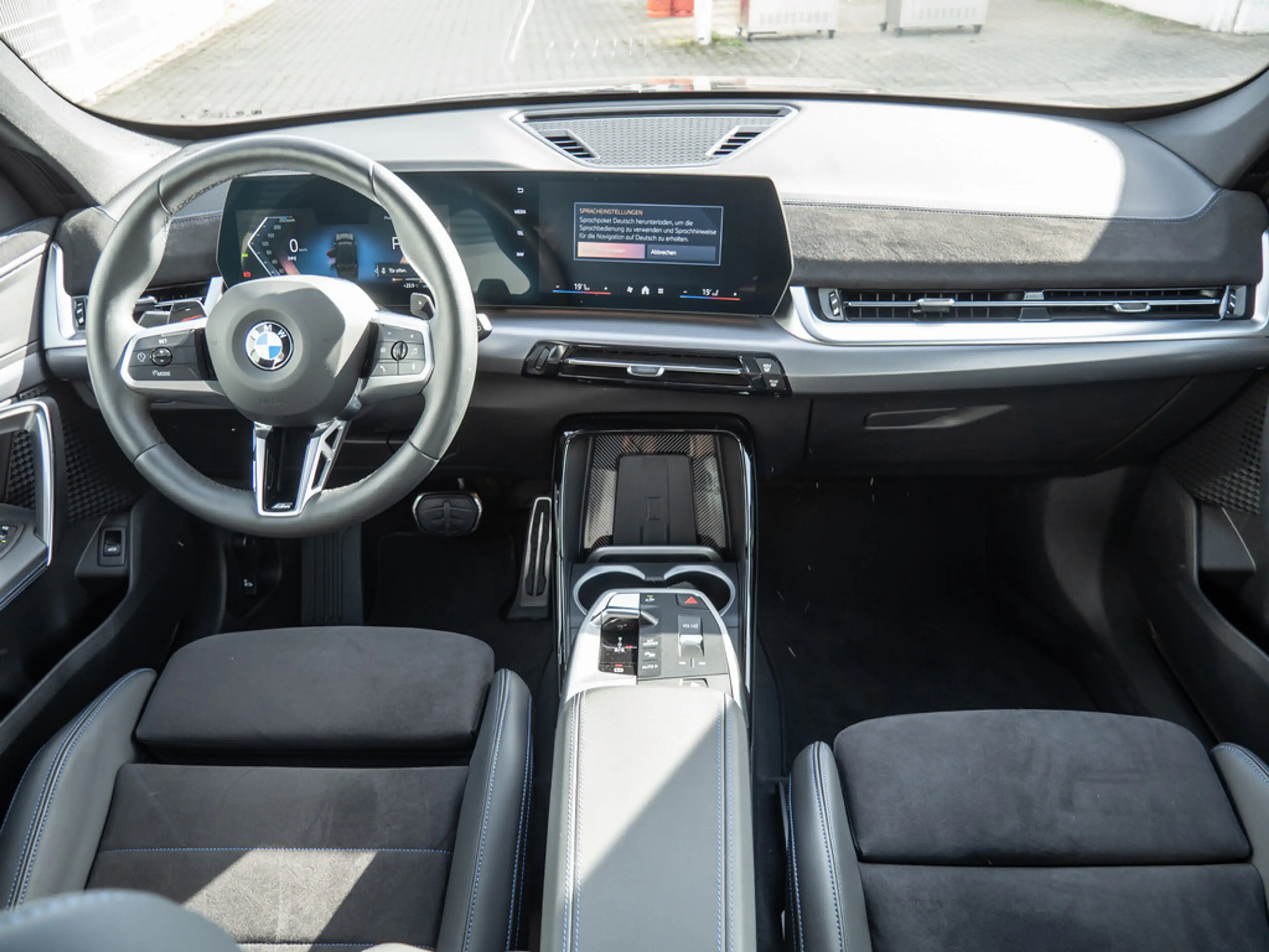 BMW X1 sDrive 18i M-Sport LED+NAVI+KAM+SHZG — photo 10