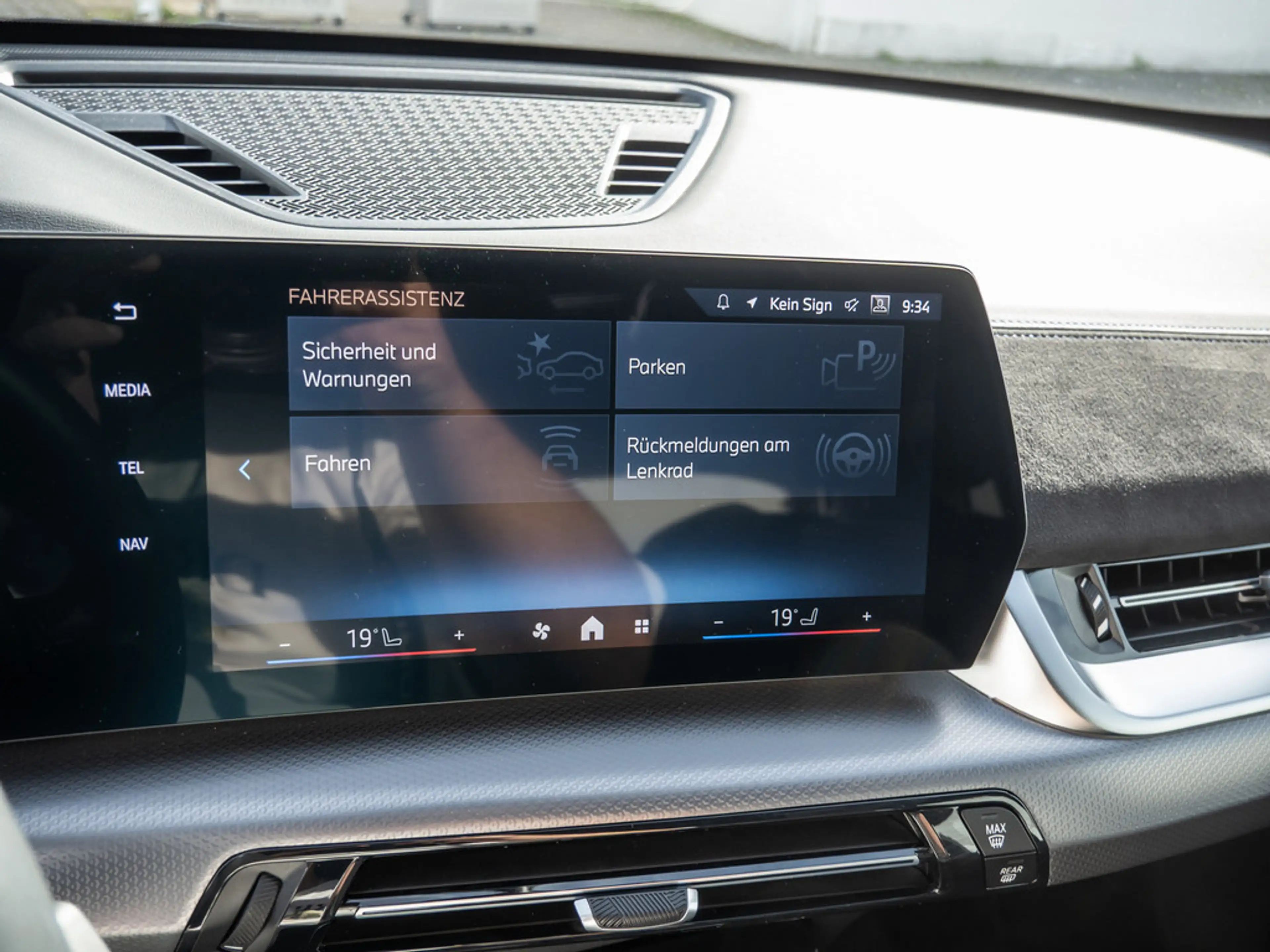 BMW X1 sDrive 18i M-Sport LED+NAVI+KAM+SHZG — photo 13