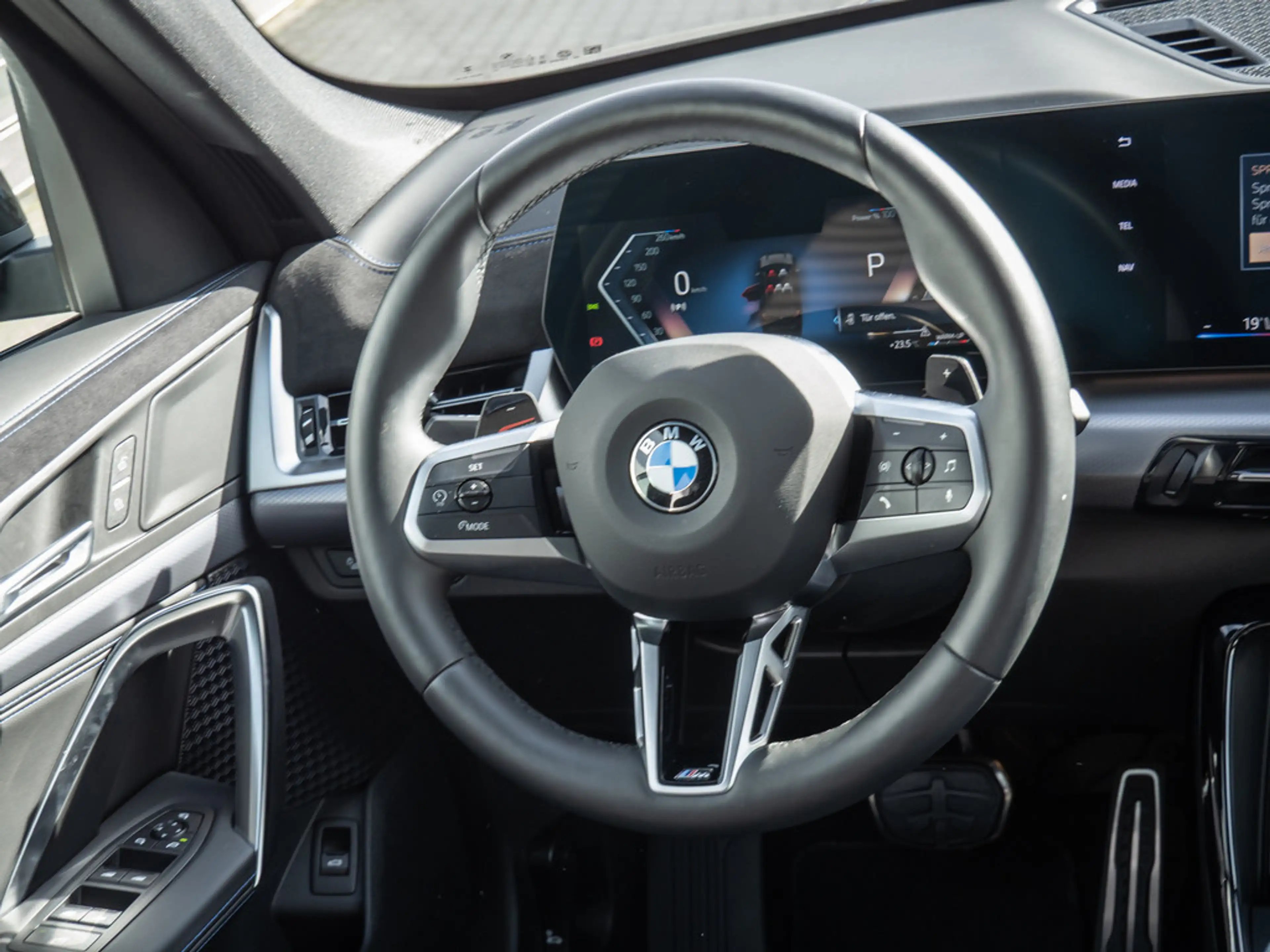 BMW X1 sDrive 18i M-Sport LED+NAVI+KAM+SHZG — photo 11