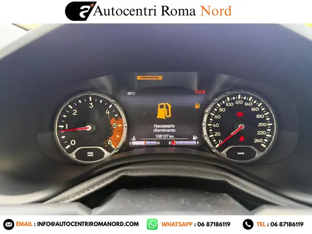 Jeep Renegade view 13