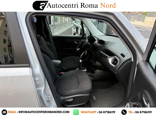 Jeep Renegade view 8