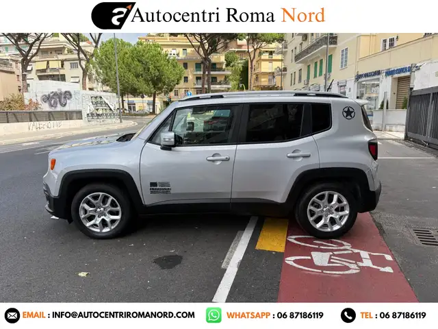 Jeep Renegade view 3