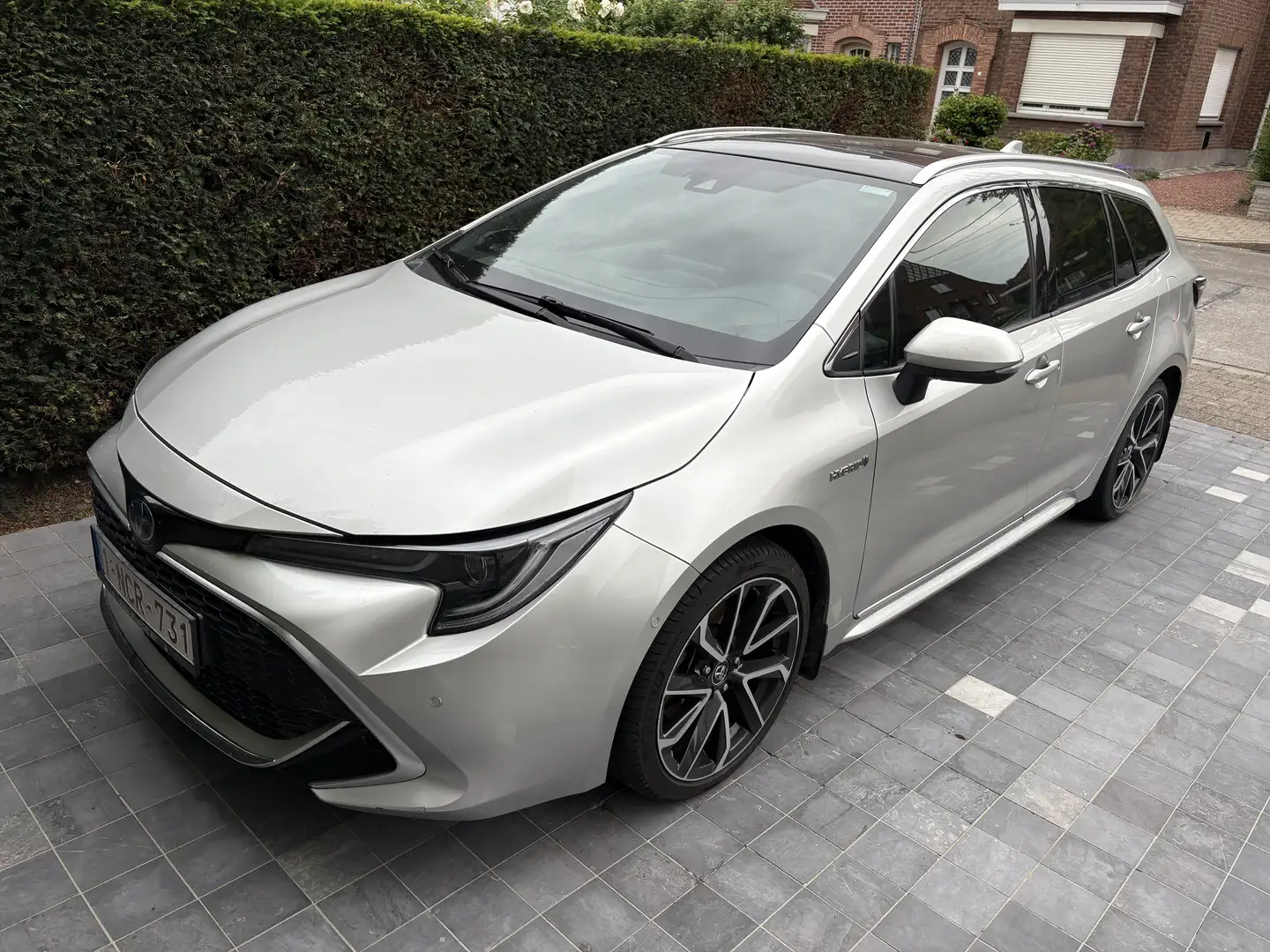 Toyota Corolla Corolla 2.0 Hybrid Touring Sports Comfort Zilver - 1