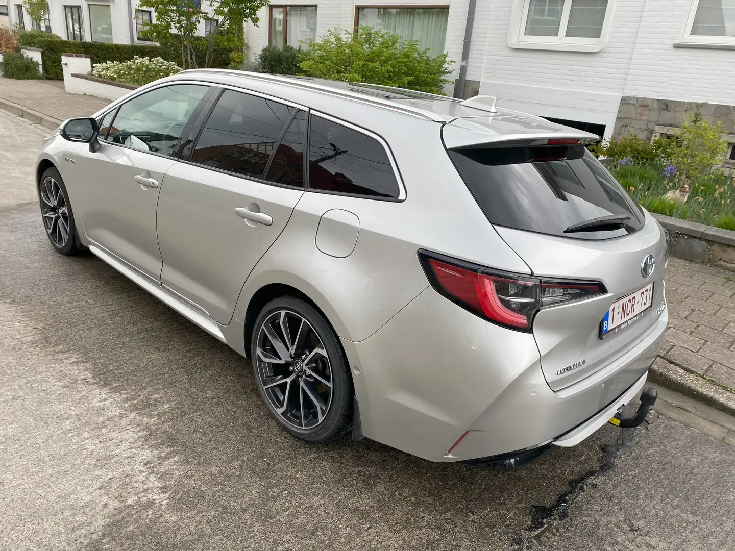 Toyota Corolla Corolla 2.0 Hybrid Touring Sports Comfort Zilver - 2