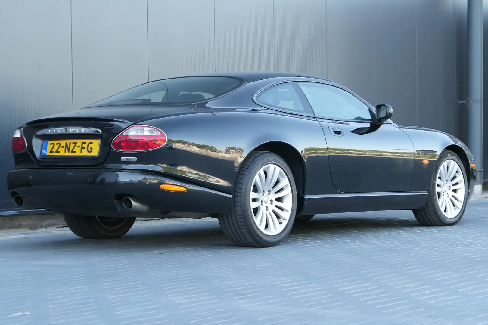 Jaguar XK8 4.2 V8 Coupé Facelift 298pk Navi NAP Leder Youngti Černá - 2