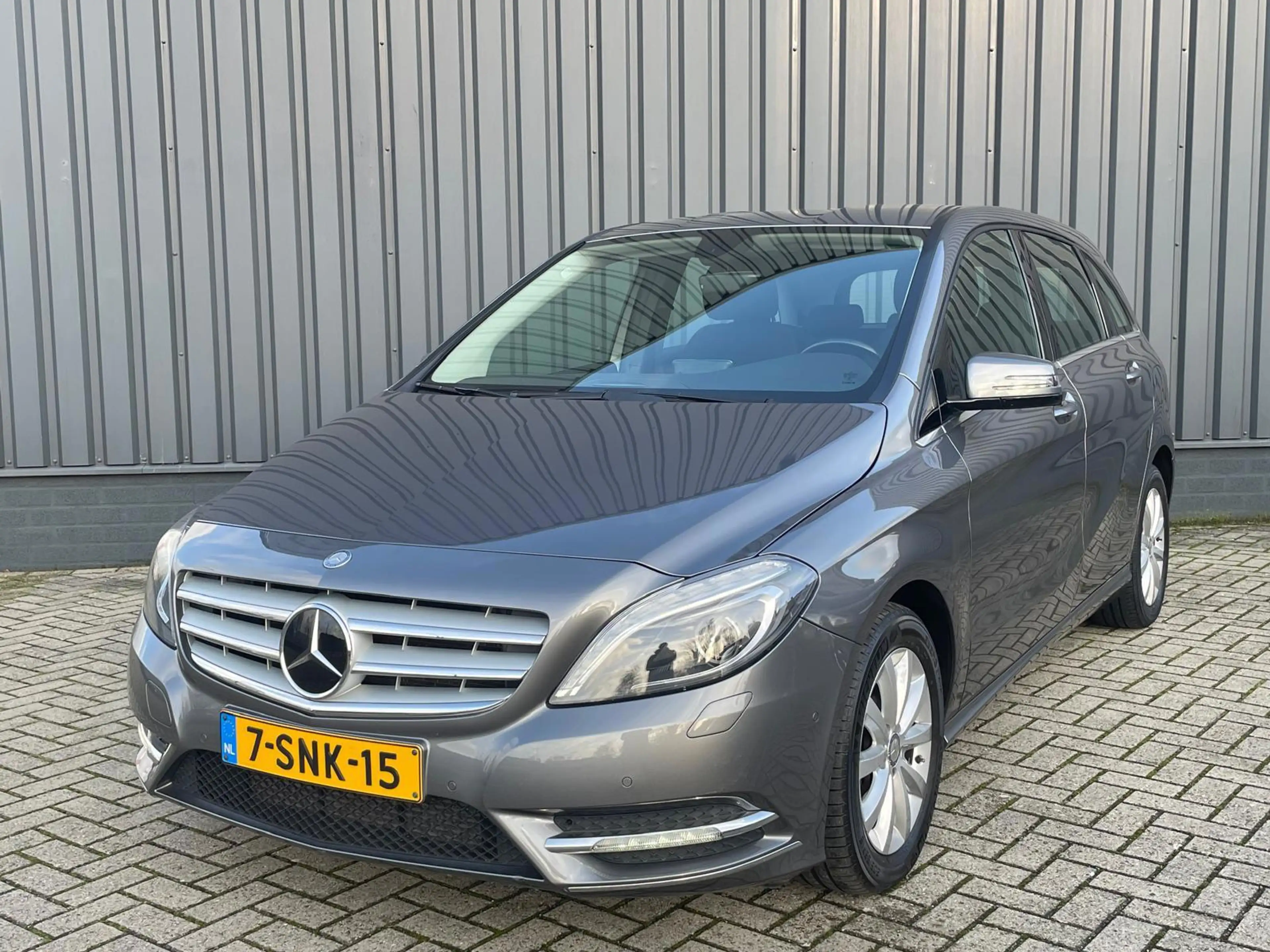 Mercedes-Benz B 200 Ambition, Carplay, Trekhaak, super nette auto — photo 2