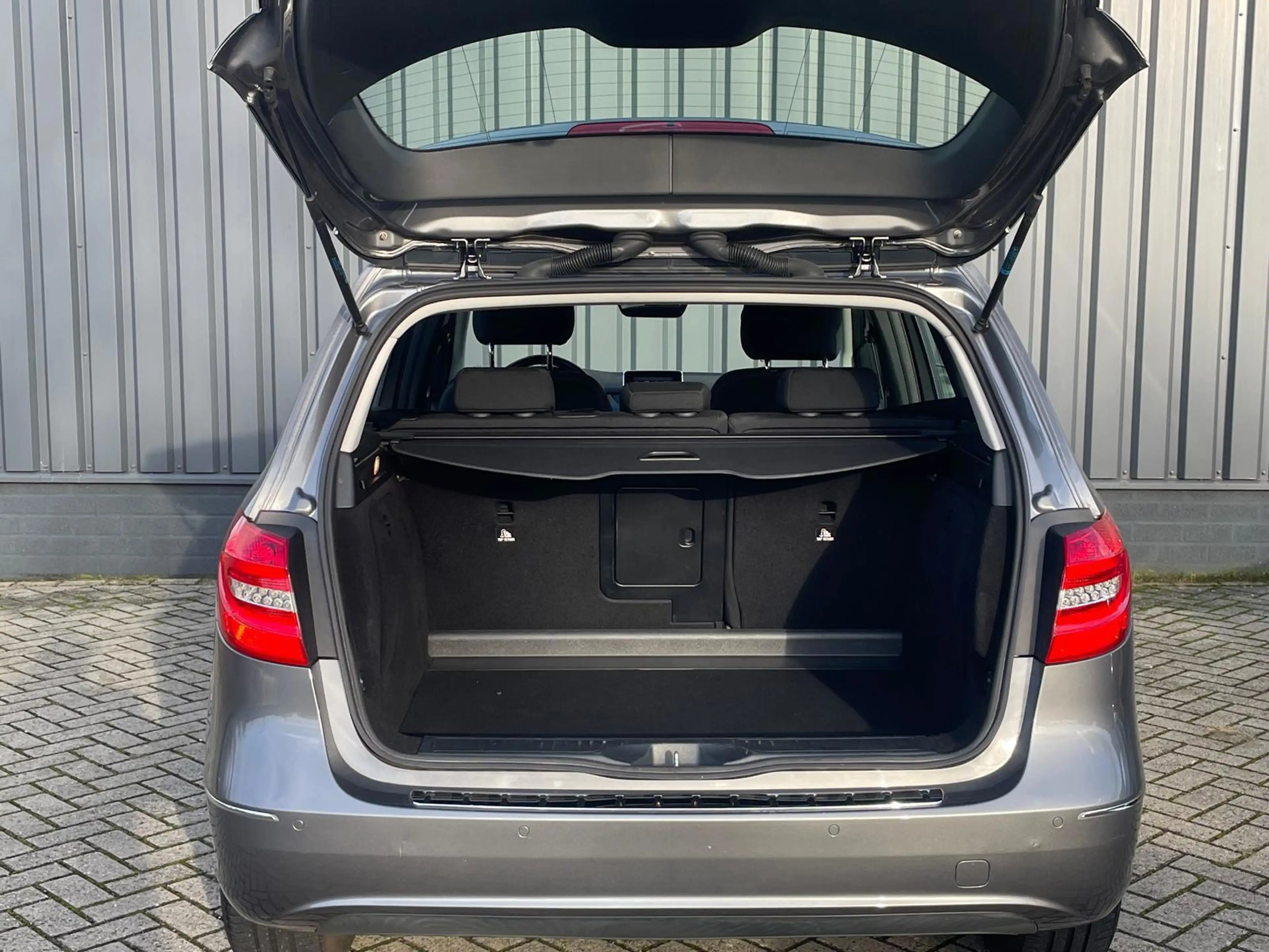 Mercedes-Benz B 200 Ambition, Carplay, Trekhaak, super nette auto — photo 14