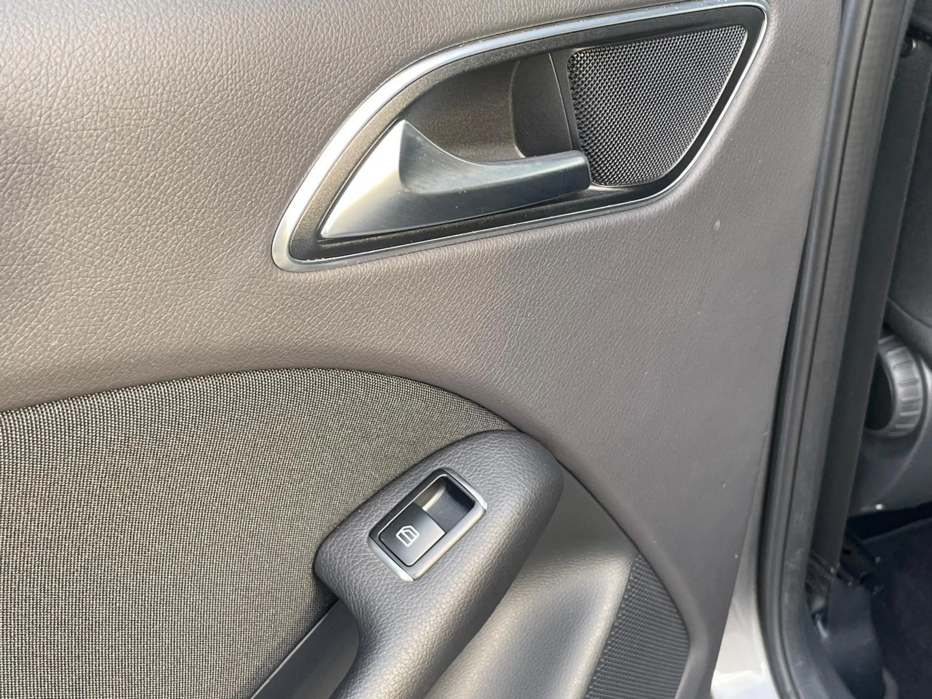 Mercedes-Benz B 200 Ambition, Carplay, Trekhaak, super nette auto — photo 9