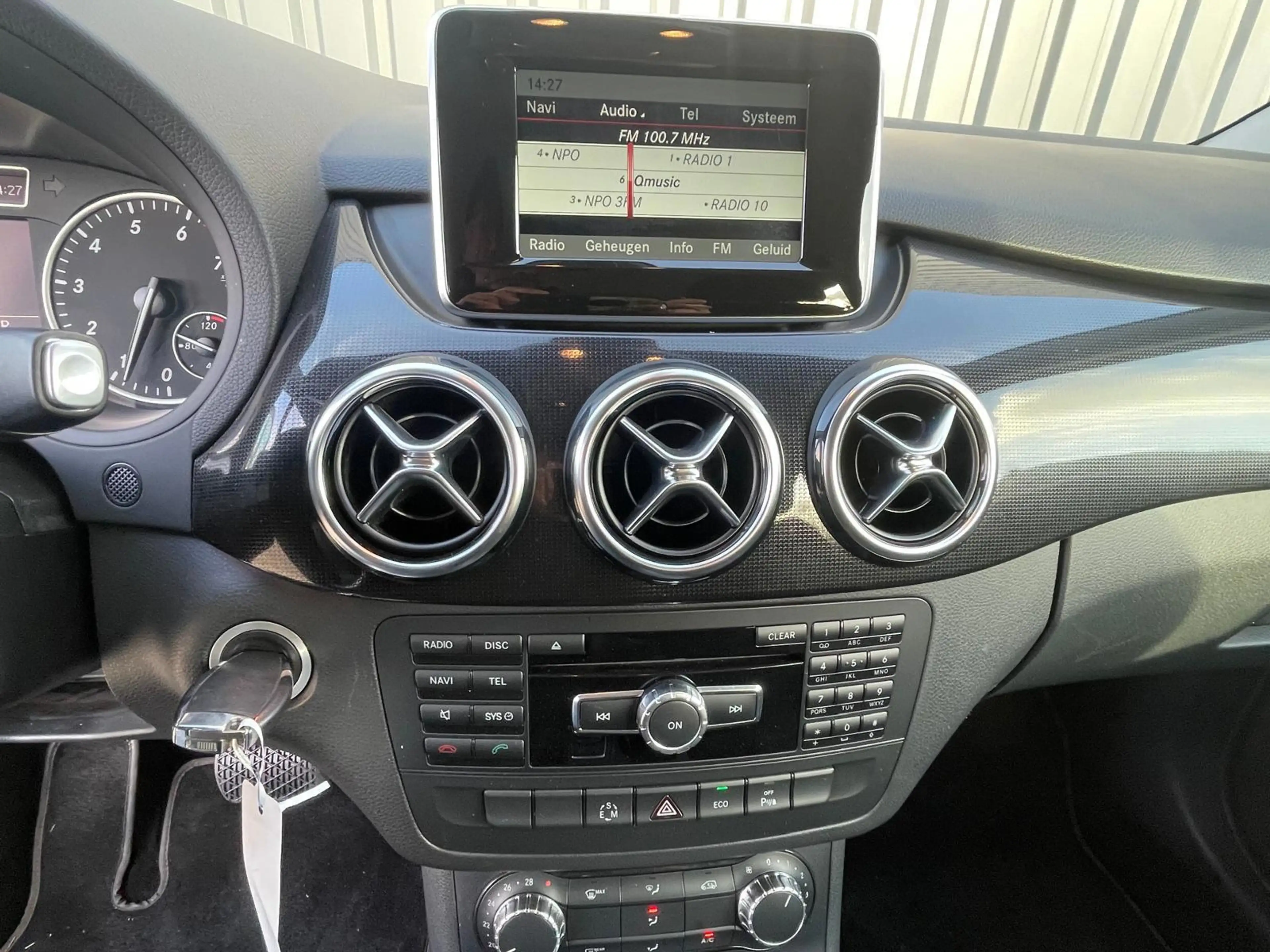 Mercedes-Benz B 200 Ambition, Carplay, Trekhaak, super nette auto — photo 26