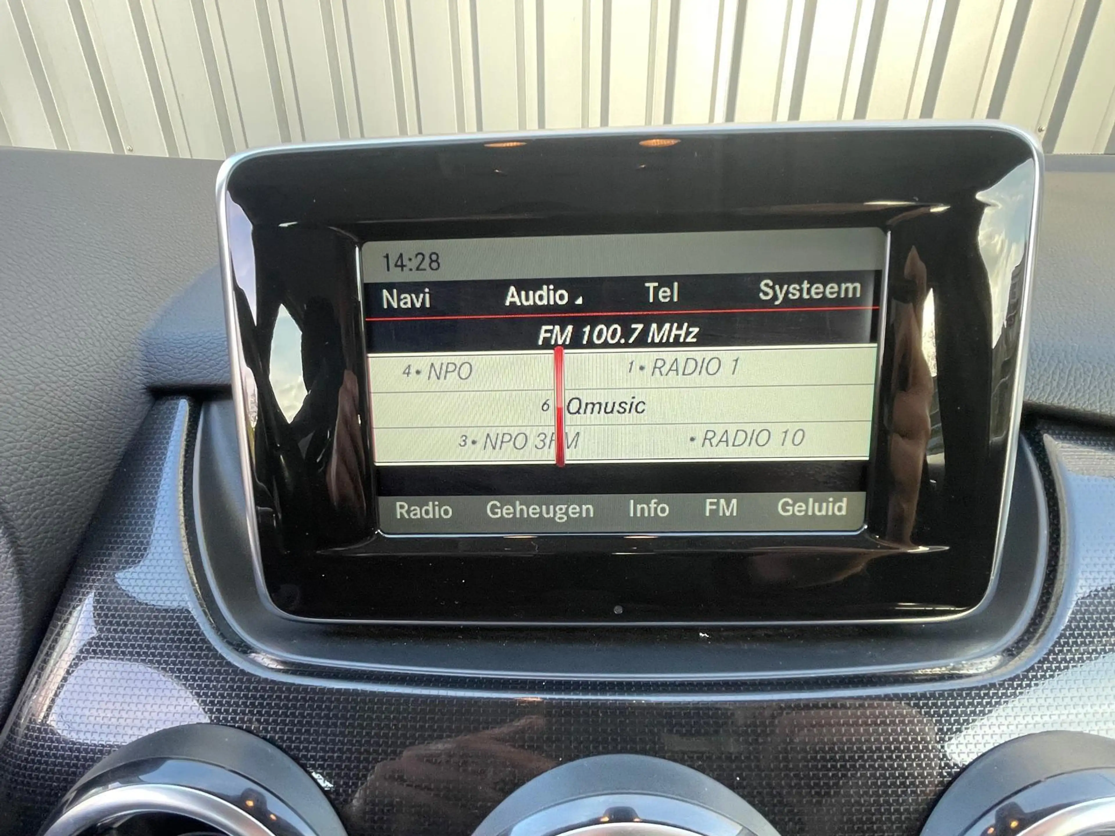 Mercedes-Benz B 200 Ambition, Carplay, Trekhaak, super nette auto — photo 29