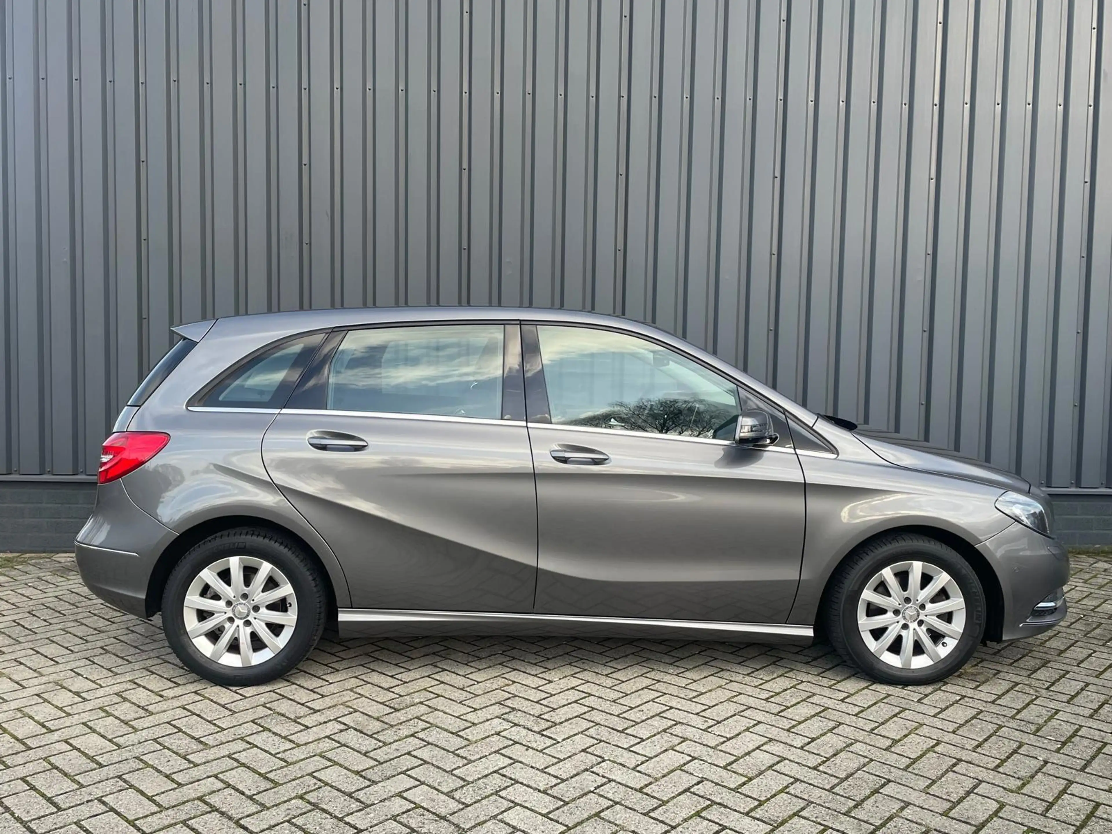 Mercedes-Benz B 200 Ambition, Carplay, Trekhaak, super nette auto — photo 8
