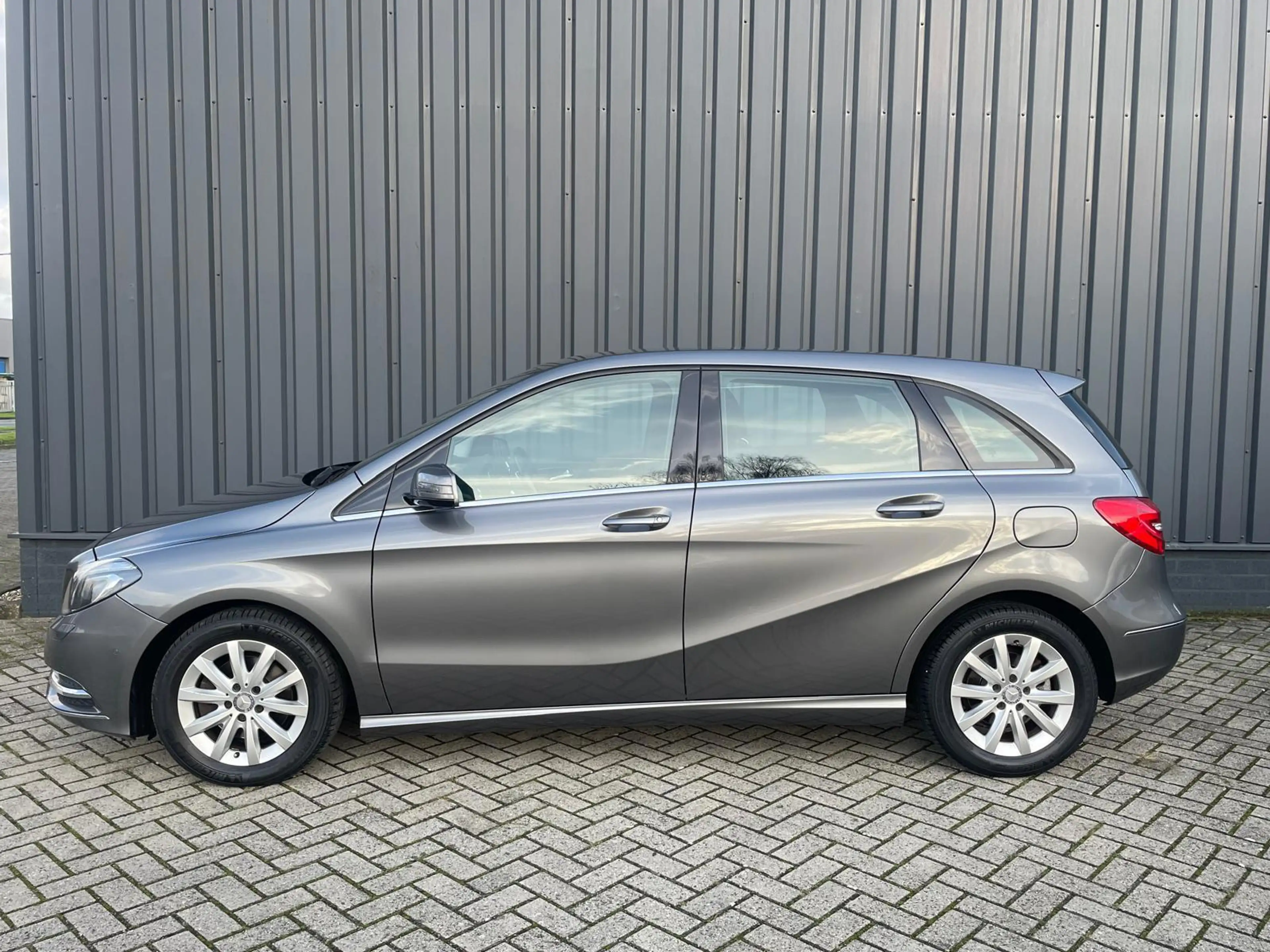 Mercedes-Benz B 200 Ambition, Carplay, Trekhaak, super nette auto — photo 4