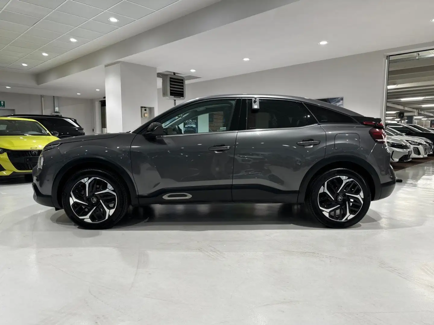 Citroen C4 PureTech 130 S&S Shine Grijs - 2