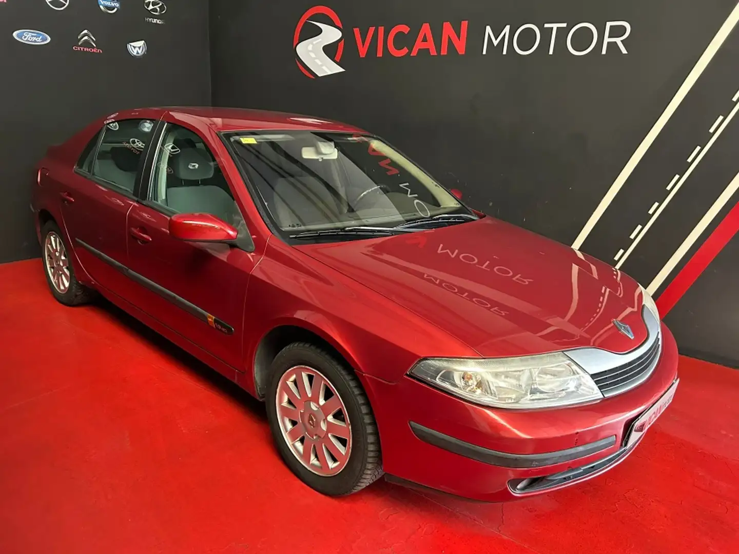Renault Laguna 1.9DCi Dynamique 120 Burdeos - 1