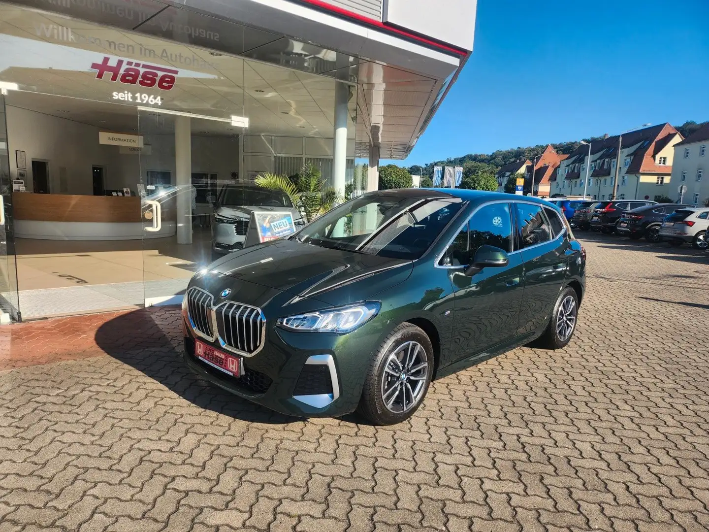 BMW 218 218 i Active Tourer M Sport Navi Temp Automatik Grün - 2