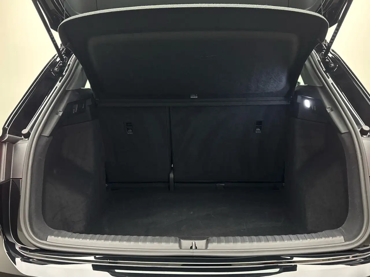 Audi Q4 e-tron 40 MMI LED ACC Smartphone-Interface 13