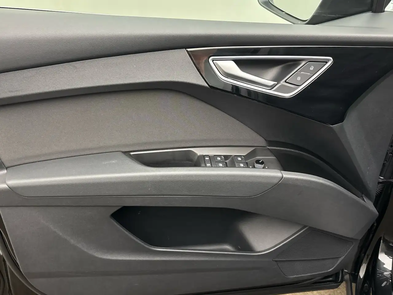 Audi Q4 e-tron 40 MMI LED ACC Smartphone-Interface 12