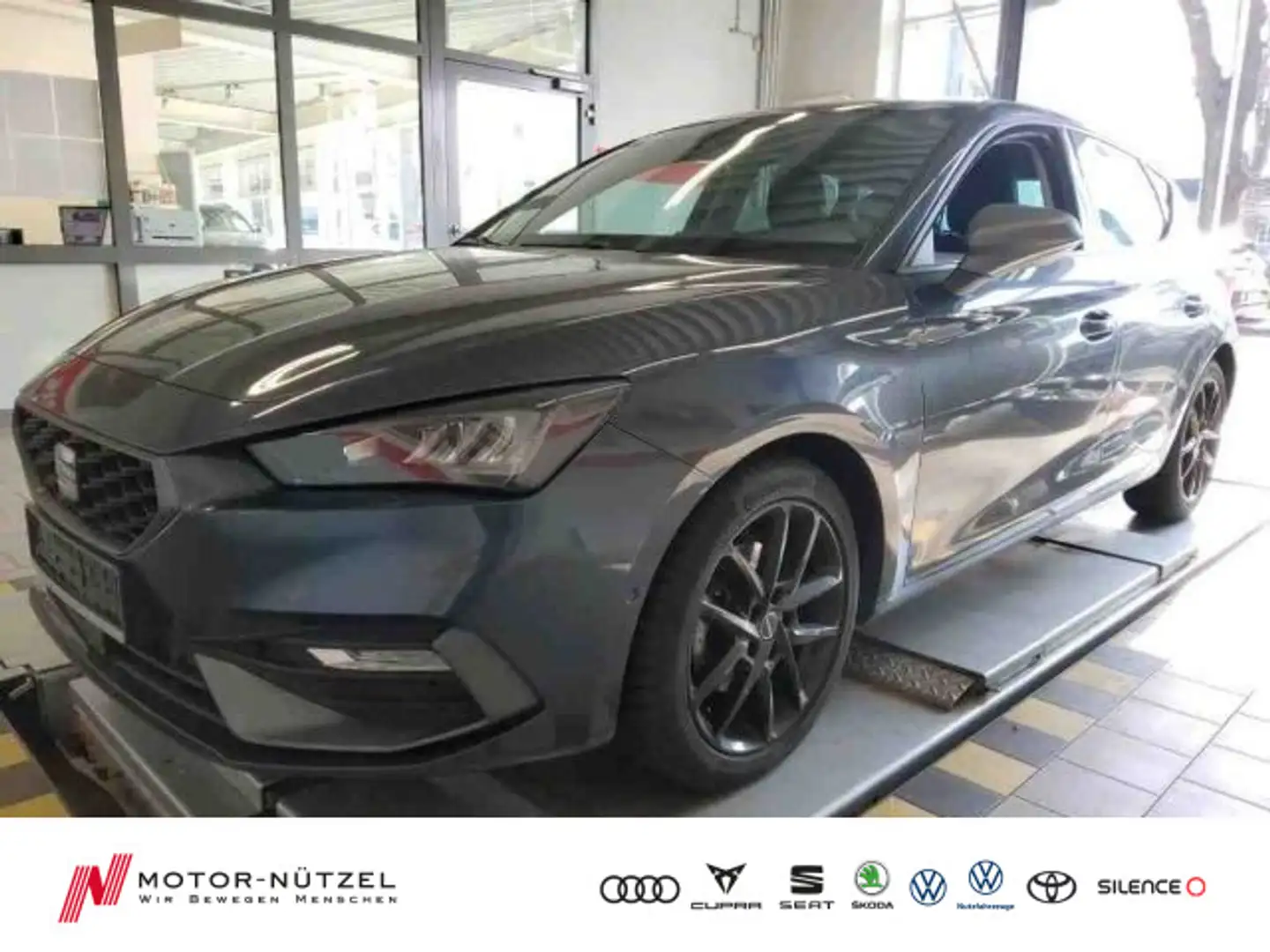 SEAT Leon 2.0 TDI DSG FR-LINE LED+NAV+ACC+SHZ+PDC+RFK Grau - 1