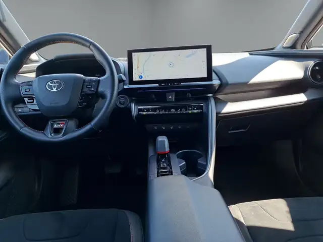 Toyota C-HR view 13