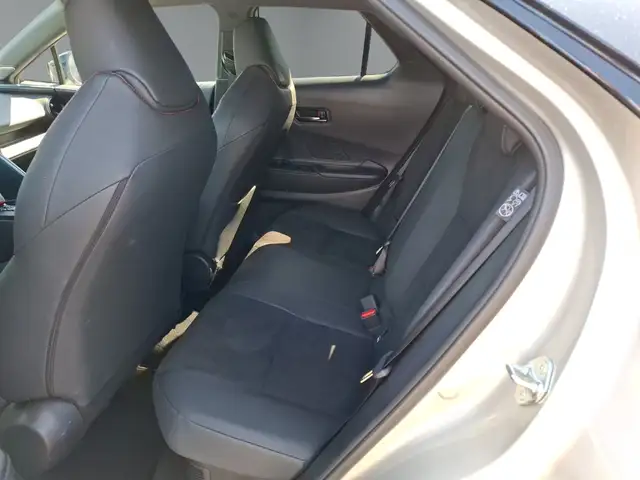 Toyota C-HR view 11