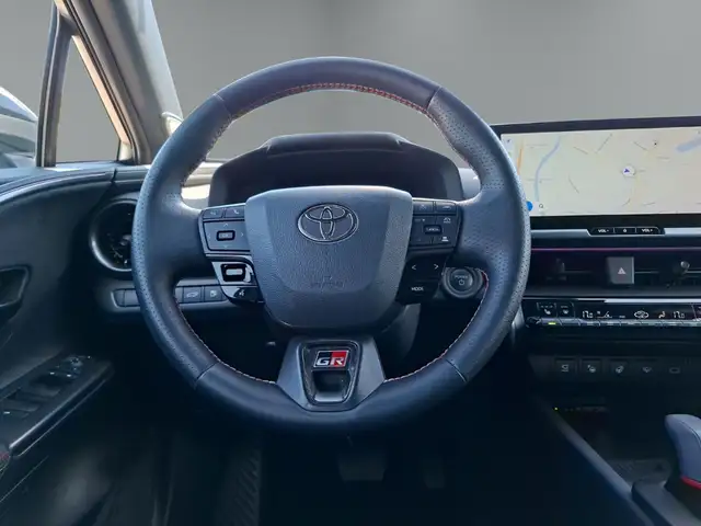 Toyota C-HR view 14