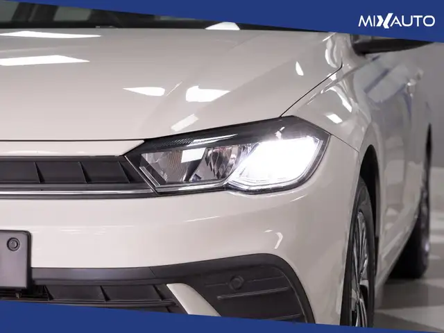 Volkswagen Polo view 10
