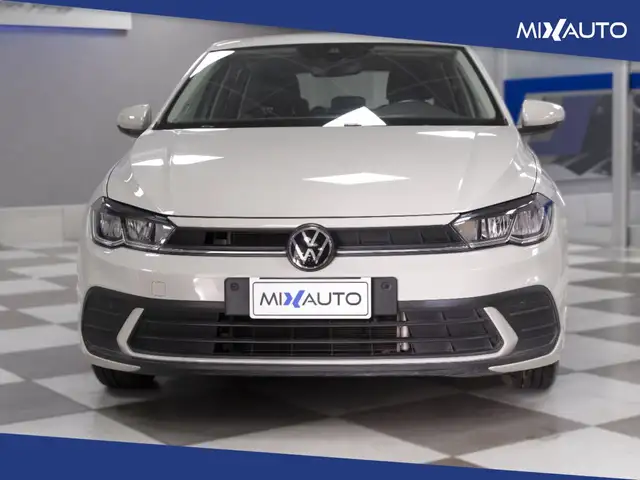Volkswagen Polo view 2
