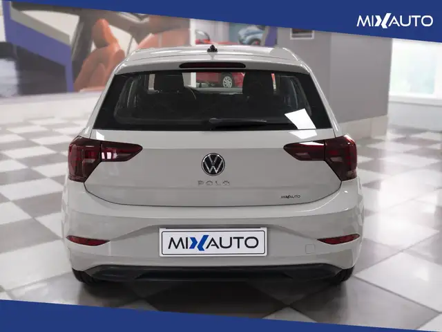 Volkswagen Polo view 4