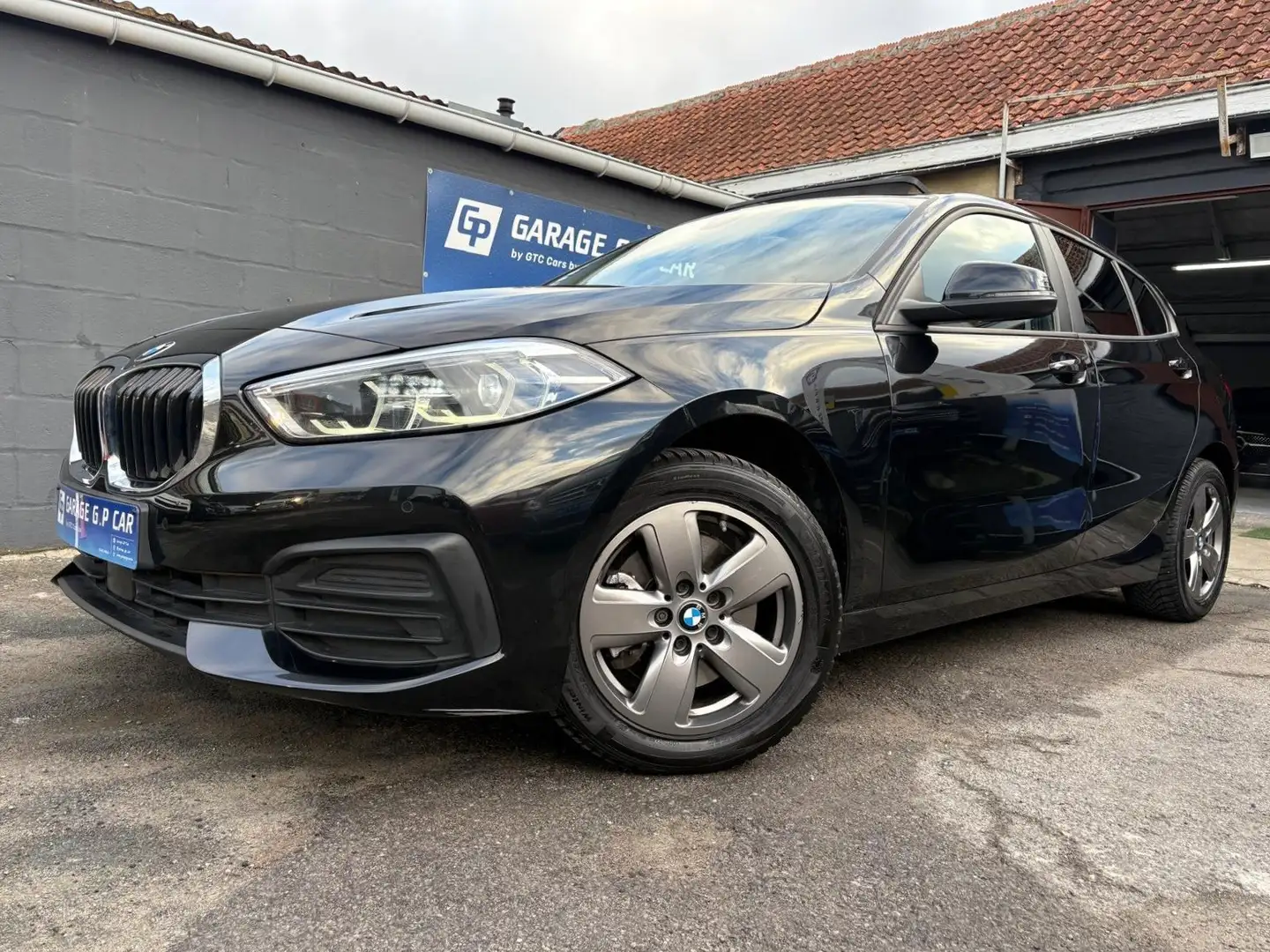BMW 116 d AdBlue | | TOIT PANO | FULL LED | NAVI | Zwart - 1