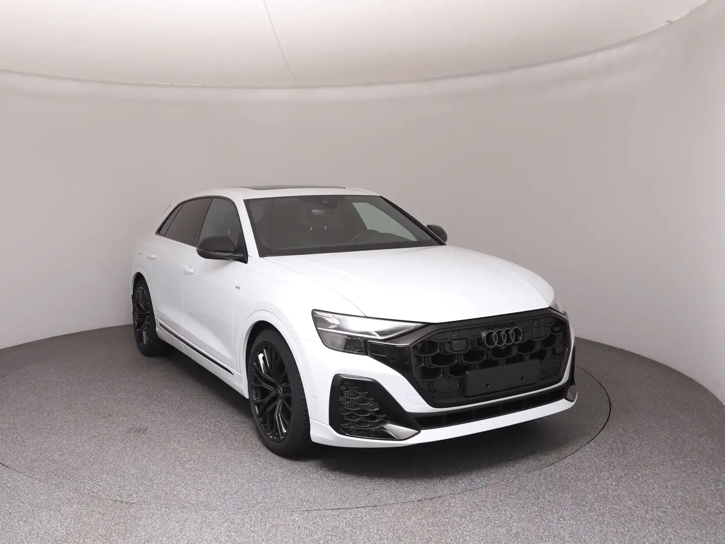 Audi Q8 TFSI e quattro 290 kW Weiß - 2