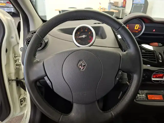 Renault Twingo view 12