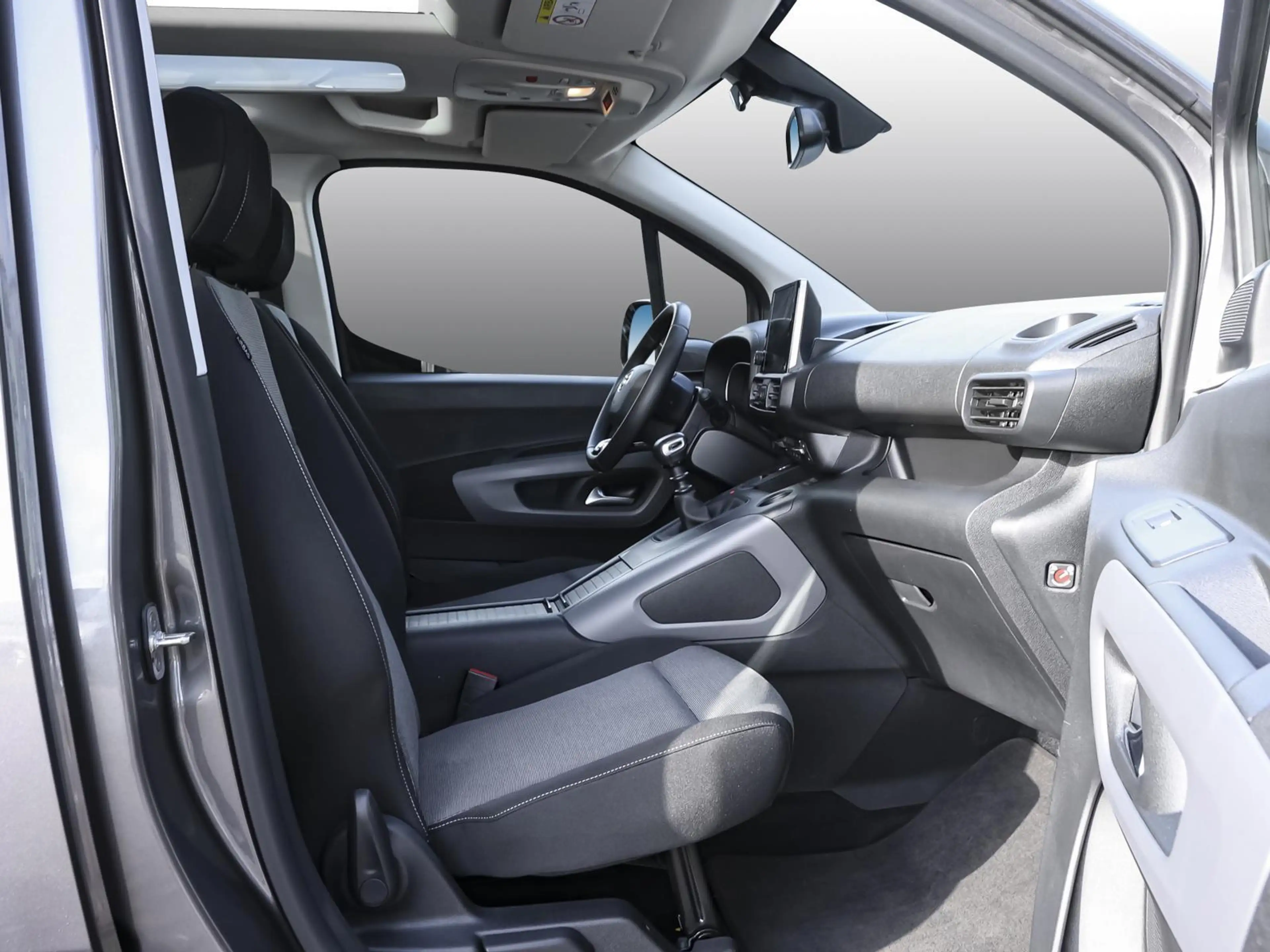 Toyota Proace City Verso 1.5 D-4D L1 Team D S/S NAVI SHZ — photo 3