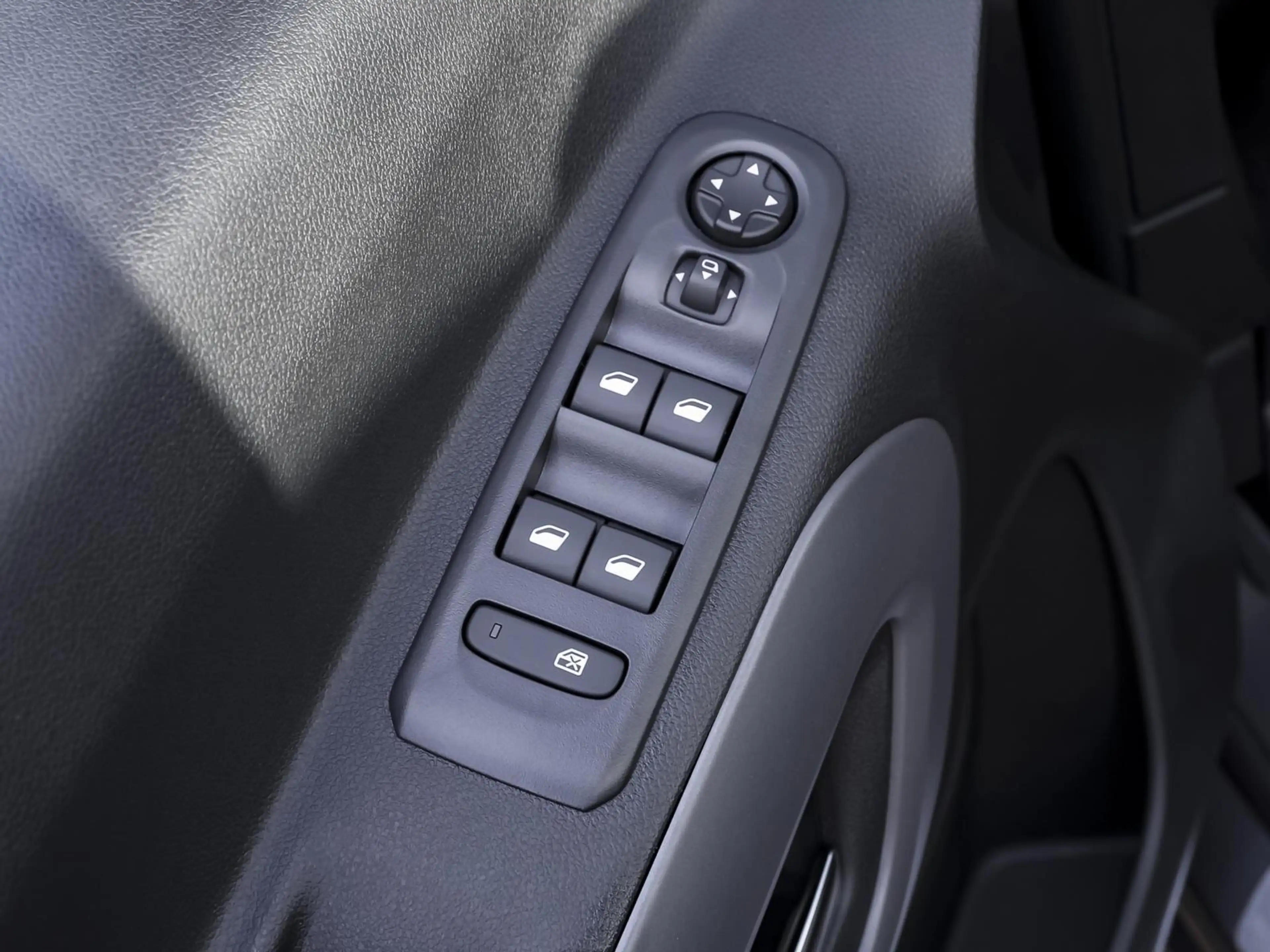 Toyota Proace City Verso 1.5 D-4D L1 Team D S/S NAVI SHZ — photo 9