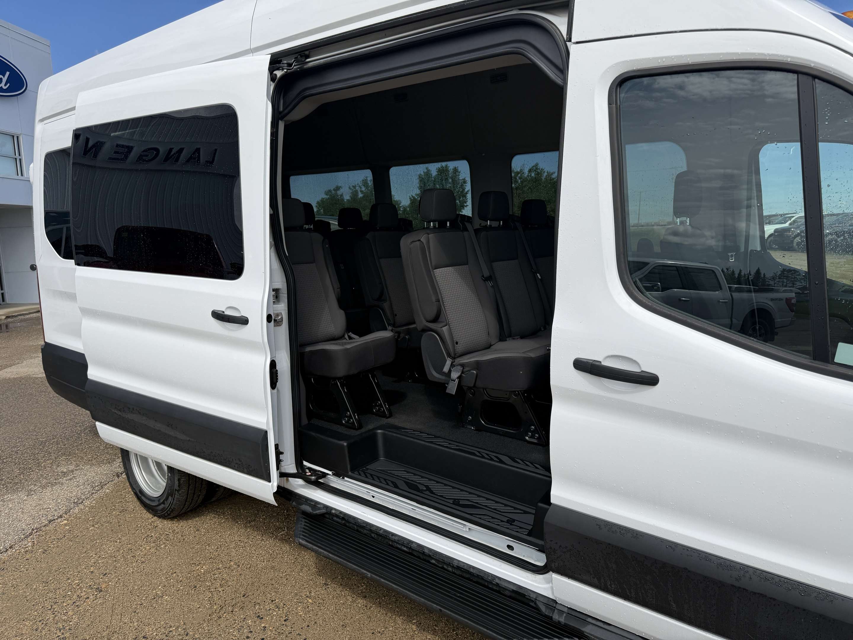2025 Ford Transit-350