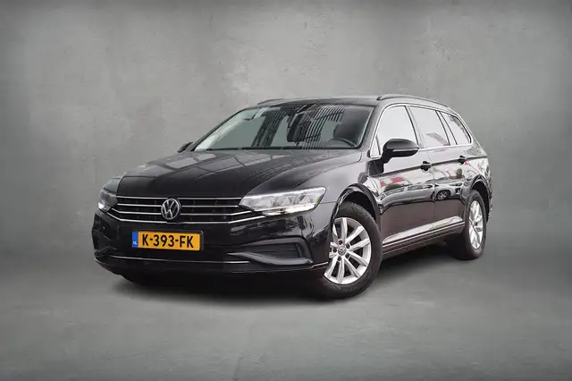 Volkswagen Passat view 2