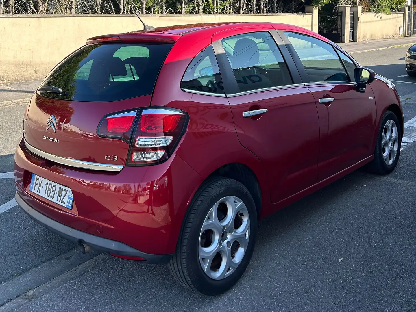 Citroen C3 C3 BlueHDi 100 S Rouge - 2