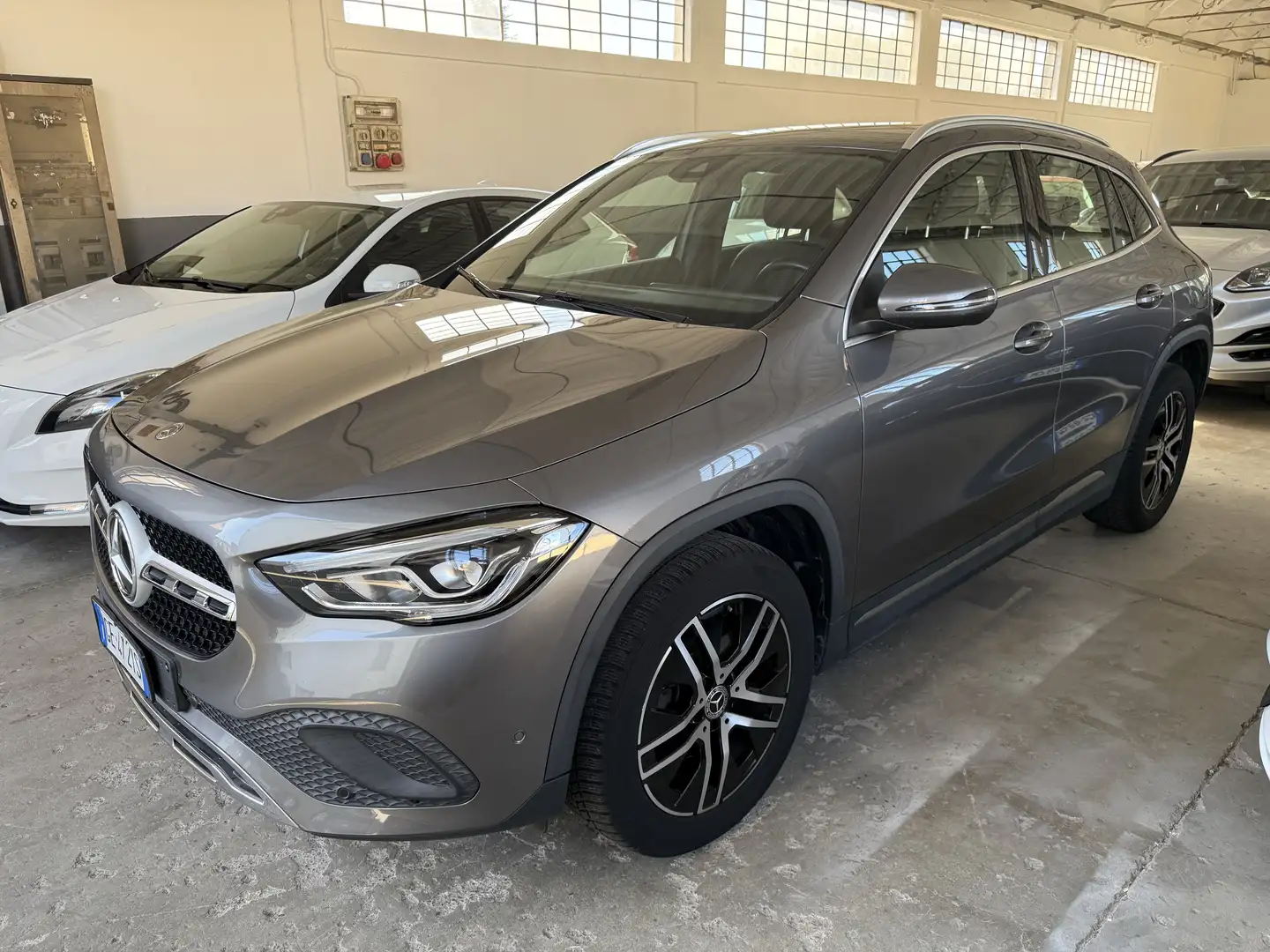 Mercedes-Benz GLA 200 d Sport Plus auto IVA ESPOSTA Grigio - 2