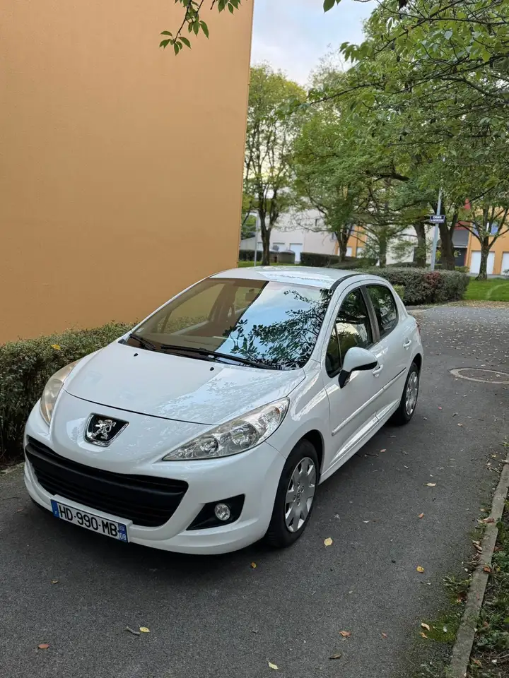 Peugeot 207 + 1.4e 75ch