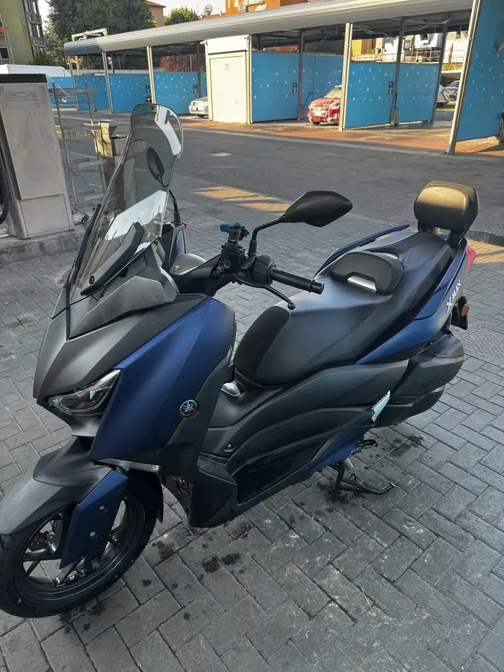 Yamaha X-Max 300