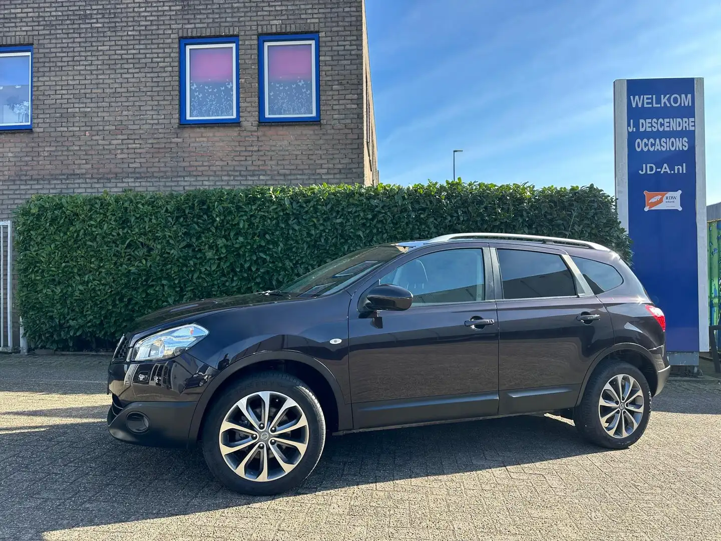 Nissan Qashqai+2 2.0 Connect Edition Climate C, Cruise C, Navigatie Negro - 1